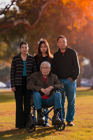 241208_Mahs_Christmas_Family_Balboa_Park_006