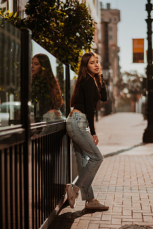 251214_tania_SD_Downtown_Photoshoot_009