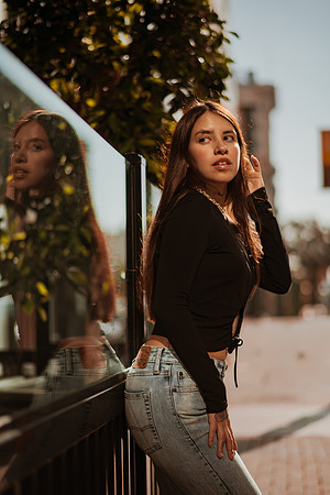 251214_tania_SD_Downtown_Photoshoot_012