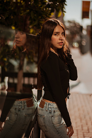 251214_tania_SD_Downtown_Photoshoot_017