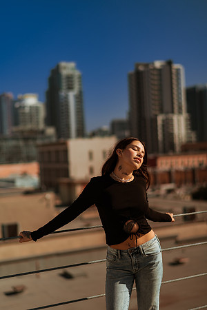 251214_tania_SD_Downtown_Photoshoot_069