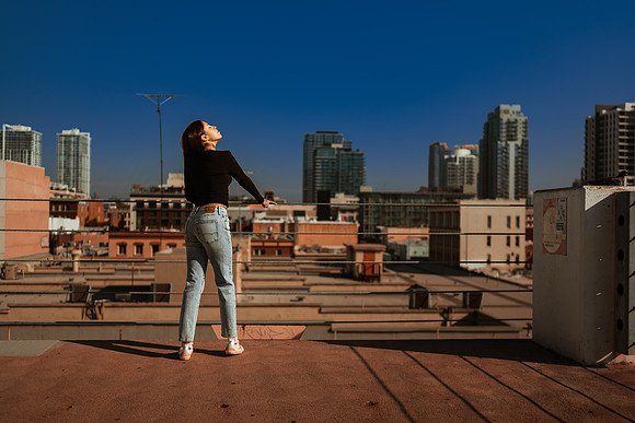 251214_tania_SD_Downtown_Photoshoot_082