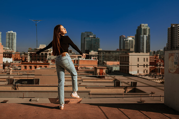 251214_tania_SD_Downtown_Photoshoot_084