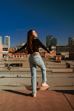 251214_tania_SD_Downtown_Photoshoot_085