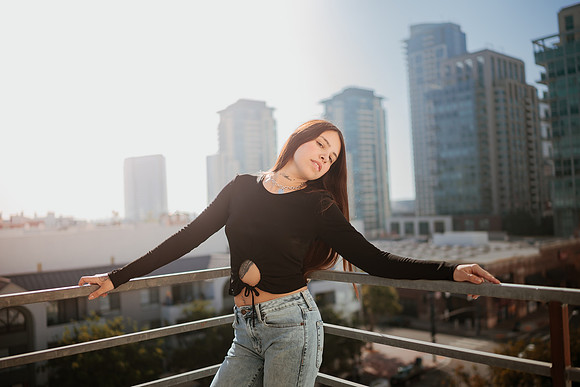 251214_tania_SD_Downtown_Photoshoot_094