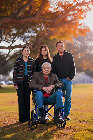 241208_Mahs_Christmas_Family_Balboa_Park_005