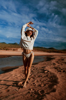 231213_Mell_Robledo_Winter_Beach_Photoshoot_005