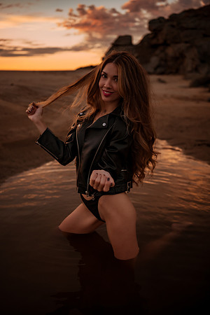231213_Mell_Robledo_Winter_Beach_Photoshoot_214