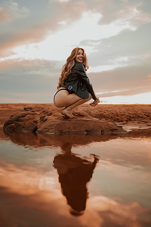 231213_Mell_Robledo_Winter_Beach_Photoshoot_156