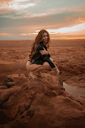 231213_Mell_Robledo_Winter_Beach_Photoshoot_152