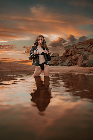 231213_Mell_Robledo_Winter_Beach_Photoshoot_190