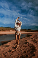 231213_Mell_Robledo_Winter_Beach_Photoshoot_004
