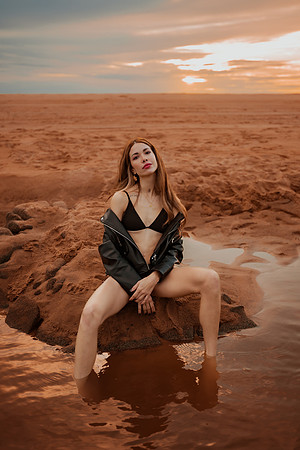 231213_Mell_Robledo_Winter_Beach_Photoshoot_165