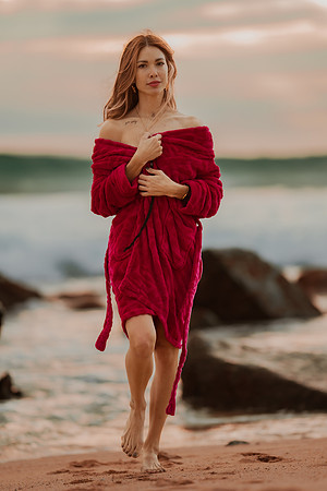 231213_Mell_Robledo_Winter_Beach_Photoshoot_088