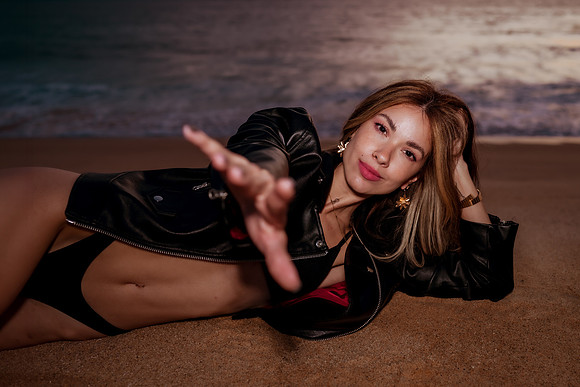 231213_Mell_Robledo_Winter_Beach_Photoshoot_252
