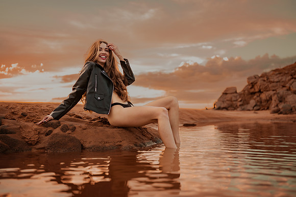231213_Mell_Robledo_Winter_Beach_Photoshoot_160