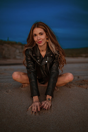 231213_Mell_Robledo_Winter_Beach_Photoshoot_258