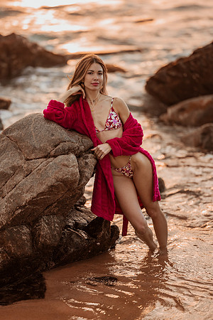 231213_Mell_Robledo_Winter_Beach_Photoshoot_112