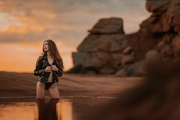 231213_Mell_Robledo_Winter_Beach_Photoshoot_185