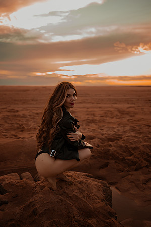 231213_Mell_Robledo_Winter_Beach_Photoshoot_154