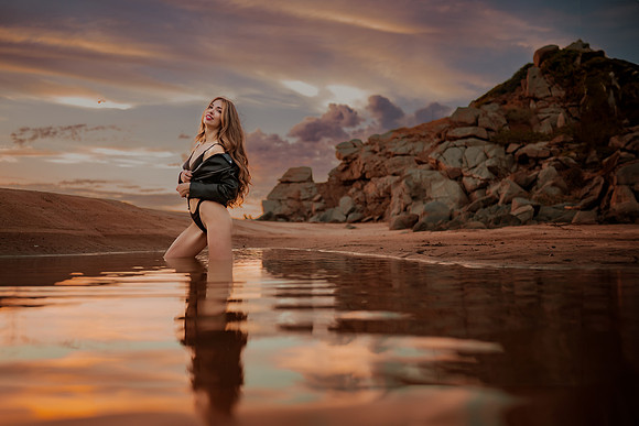 231213_Mell_Robledo_Winter_Beach_Photoshoot_201