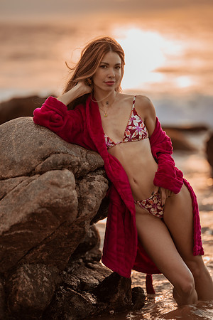 231213_Mell_Robledo_Winter_Beach_Photoshoot_111