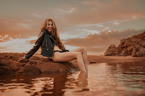 231213_Mell_Robledo_Winter_Beach_Photoshoot_159