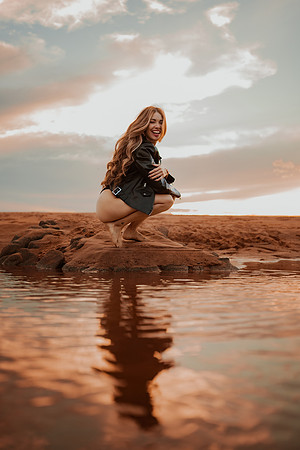 231213_Mell_Robledo_Winter_Beach_Photoshoot_155