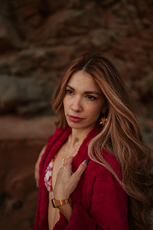 231213_Mell_Robledo_Winter_Beach_Photoshoot_074