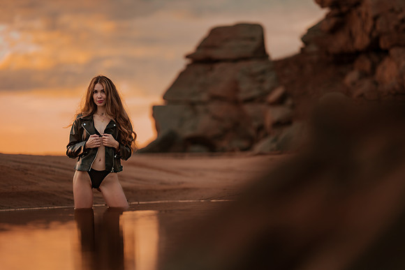 231213_Mell_Robledo_Winter_Beach_Photoshoot_187
