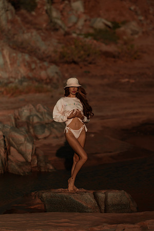 231213_Mell_Robledo_Winter_Beach_Photoshoot_016