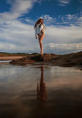 231213_Mell_Robledo_Winter_Beach_Photoshoot_028