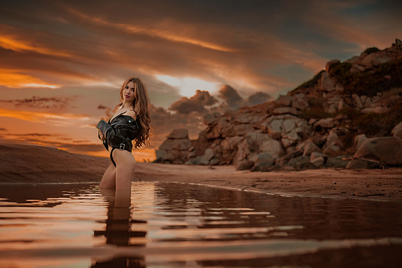 231213_Mell_Robledo_Winter_Beach_Photoshoot_196