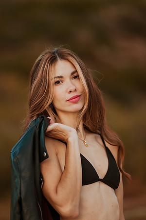 231213_Mell_Robledo_Winter_Beach_Photoshoot_139