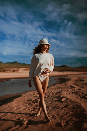 231213_Mell_Robledo_Winter_Beach_Photoshoot_003
