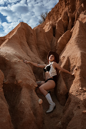 260615_Ixza_Torres_desert_Photoshoot_036