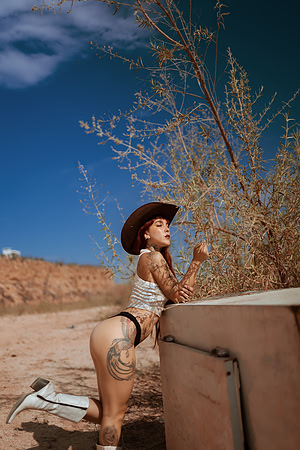 260615_Ixza_Torres_desert_Photoshoot_104