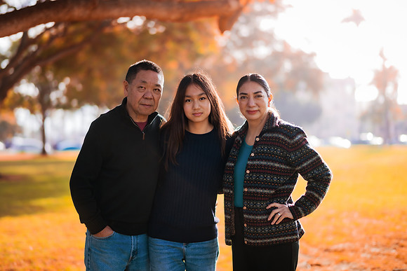 241208_Mahs_Christmas_Family_Balboa_Park_029