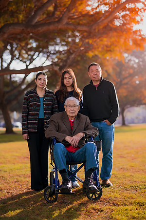 241208_Mahs_Christmas_Family_Balboa_Park_004
