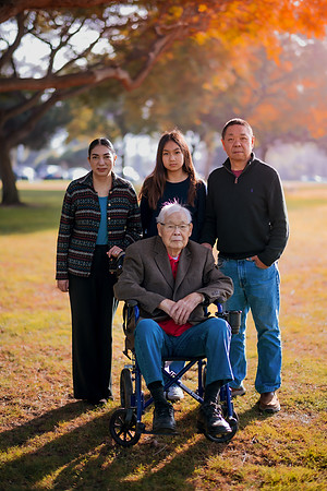 241208_Mahs_Christmas_Family_Balboa_Park_001