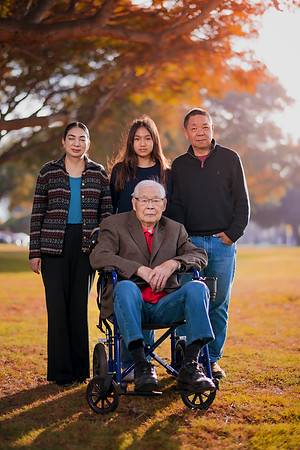 241208_Mahs_Christmas_Family_Balboa_Park_003