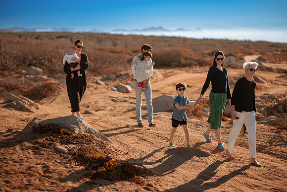 241230_Livingstones_Family_photoshoot_011