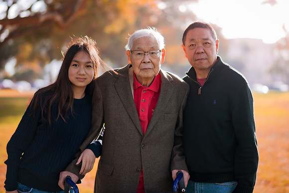 241208_Mahs_Christmas_Family_Balboa_Park_022