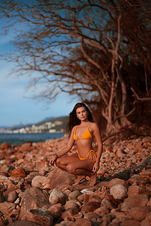 250324_Dakota_Vallarta_Photoshoot_017