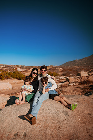 241230_Livingstones_Family_photoshoot_049