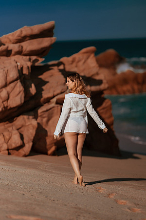 240722_Estef_Jauregui_Beach_Photoshoot_001