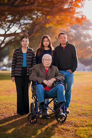 241208_Mahs_Christmas_Family_Balboa_Park_002